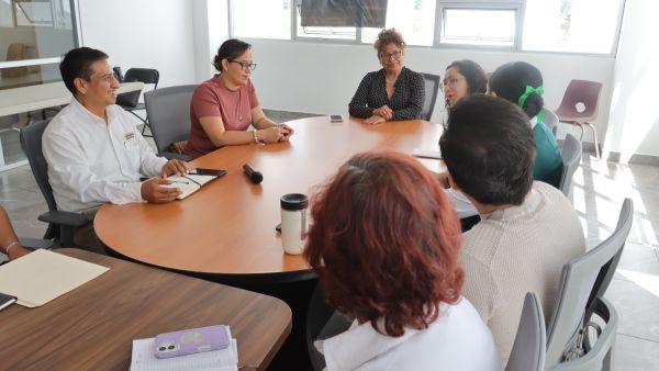 Preside presidenta del DIF mesa de trabajo por adolescentes