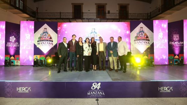 Presenta Bety S&aacute;nchez cartelera de la Feria de la Manzana en Zacatl&aacute;n