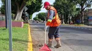 Programa &ldquo;Barriendo tu Calle&rdquo; llega al barrio de San Juan Calvario