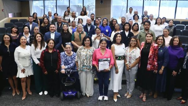 En C&aacute;tedra Hermila Galindo, resaltan participaci&oacute;n de las mujeres