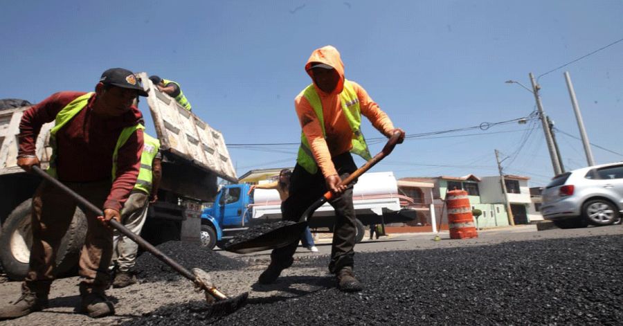 Contin&uacute;a Pepe Chedraui supervisando trabajos de bacheo en colonia Ignacio Zaragoza