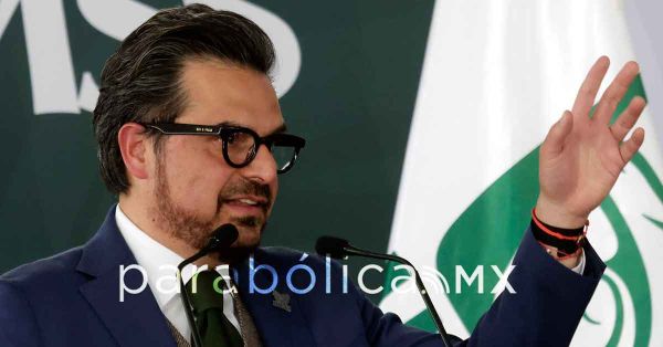 Presenta Zo&eacute; Robledo la nueva propuesta de aumento salarial en el IMSS