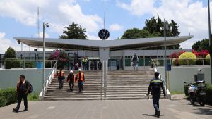Por el momento, frenan huelga en VW; ir&aacute;n a consulta