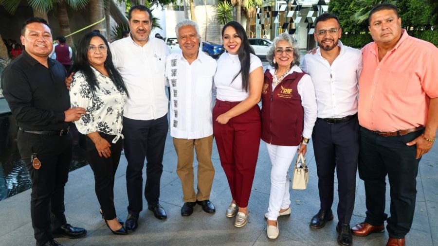Reconoce alcaldesa trayectoria y esfuerzo del magisterio de Cholula