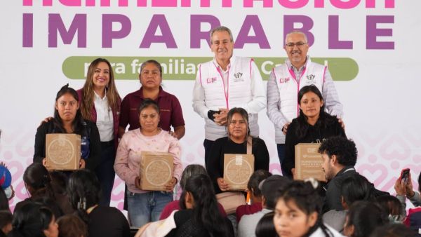Entrega Pepe Chedraui 3 mil apoyos alimentarios en Azumiatla