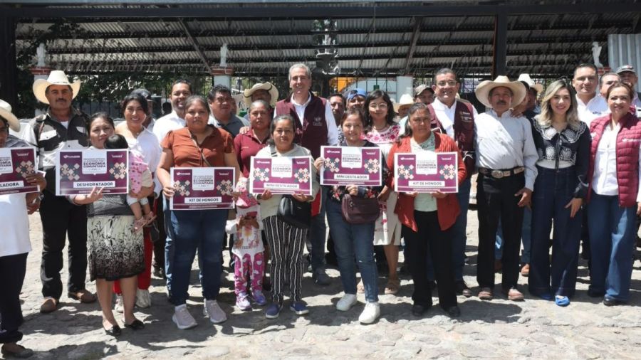 Brinda Gobierno de la Ciudad apoyos a productores mezcaleros y agr&iacute;colas
