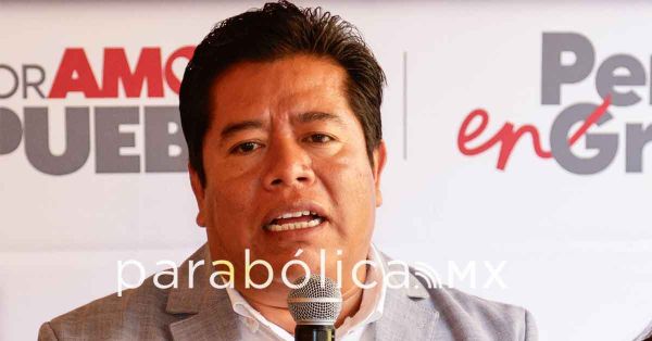Se mantendr&aacute; Mateo Hern&aacute;ndez al frente de Tecamachalco tras el asesinato de su hijo