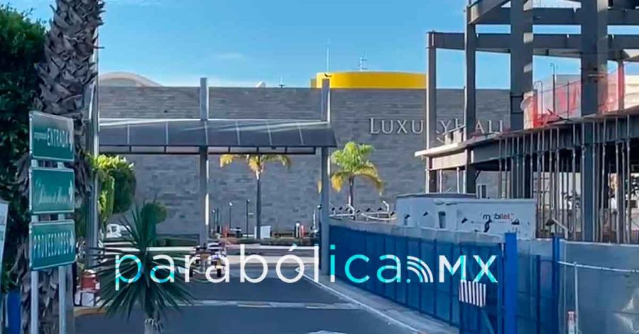 Investigan posible ataque a mujer en bodega de Cin&eacute;polis de Angel&oacute;polis