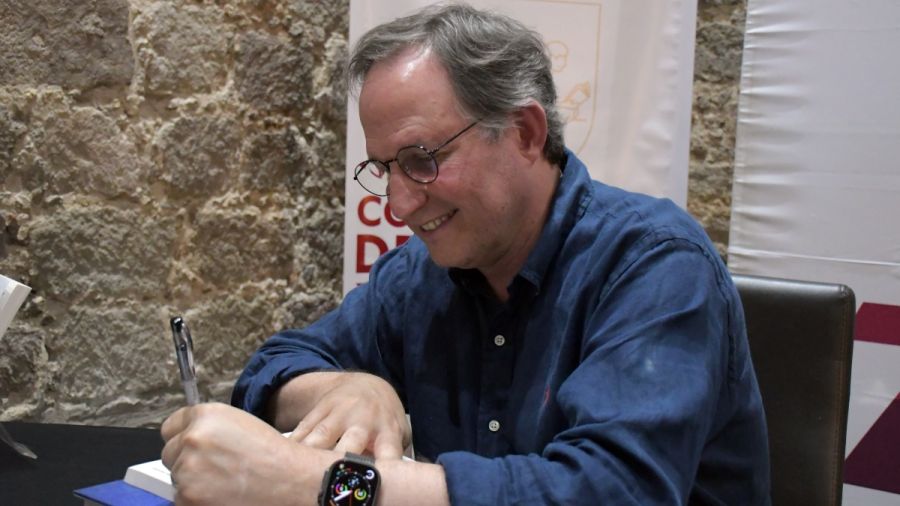 Pedro &Aacute;ngel Palou presenta libro en la BUAP Zacatl&aacute;n