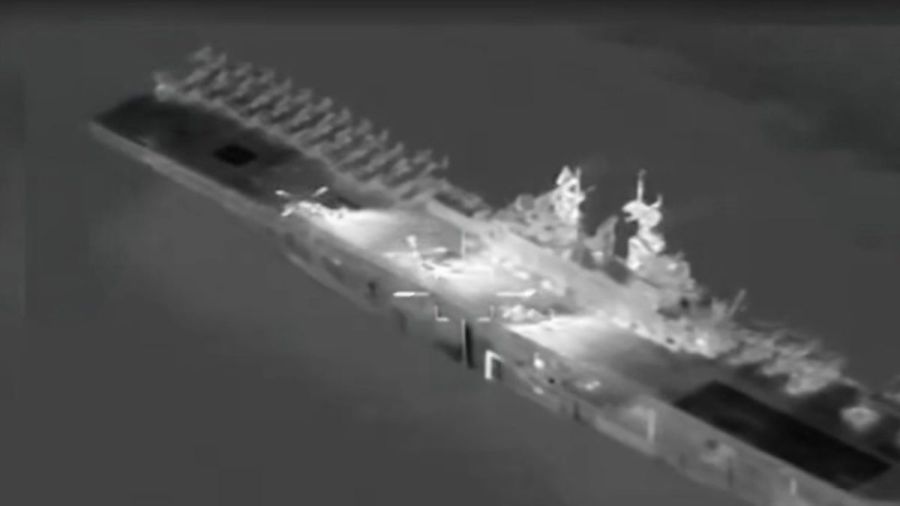 Bombardea Ir&aacute;n a un portaviones estadounidense y su destructor