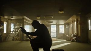 &iexcl;OMG! Lanza Warner trailer de Digger, con un ins&oacute;lito Tom Cruise
