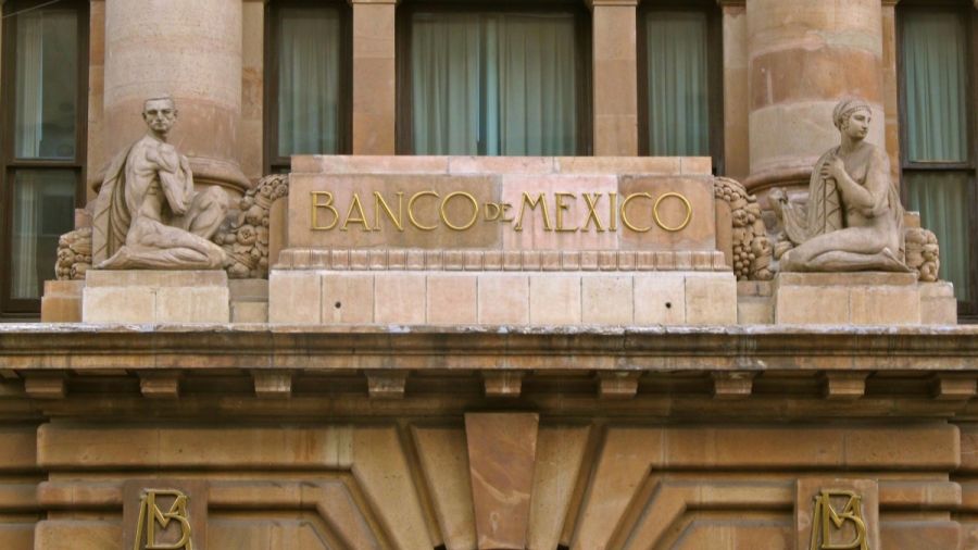 Baja Banxico pron&oacute;stico de crecimiento econ&oacute;mico de M&eacute;xico