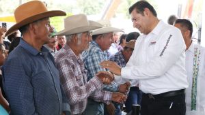 Acercan obra comunitaria y apoyos al campo en Xiutetelco