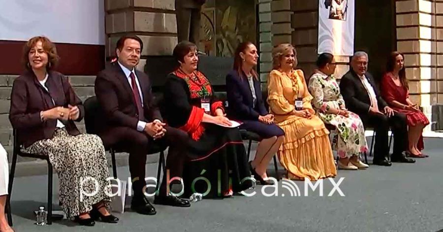 Conmemora Sheinbaum el D&iacute;a de la Maestra y el Maestro en la SEP