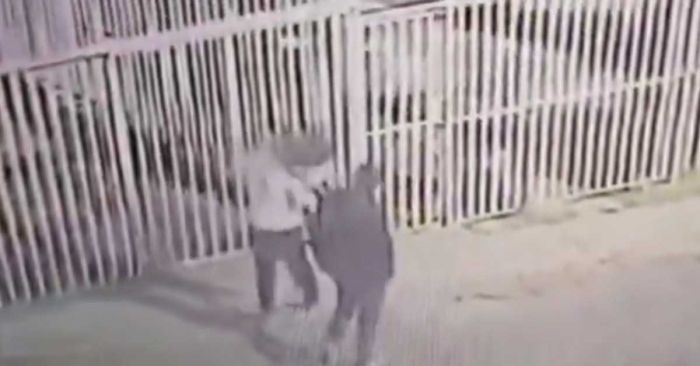 Fingen entrega de flores para asaltar a dos mujeres en Puebla