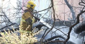 Atienden en Cuautlancingo incendio de pastizal