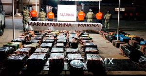 Asegura la Marina dos toneladas de coca&iacute;na en aguas del Golfo de Tehuantepec