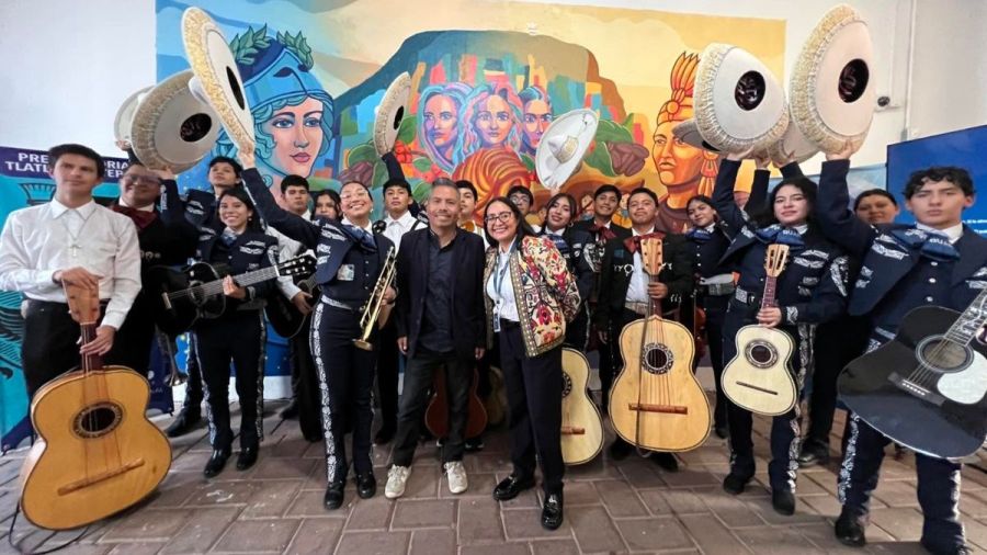 Inaugura comunidad un mural en prepa de la BUAP Tlatlauquitepec