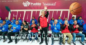Acompa&ntilde;a Pepe Chedraui a j&oacute;venes basquetbolistas en la final estatal de la Liga Telmex-Telcel 2026
