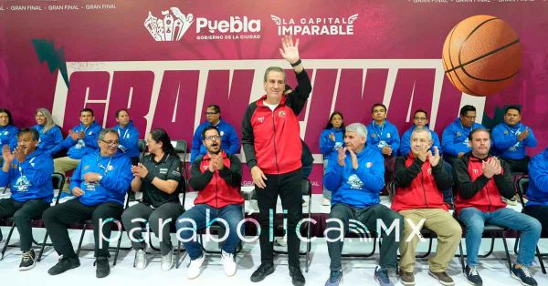 Acompa&ntilde;a Pepe Chedraui a j&oacute;venes basquetbolistas en la final estatal de la Liga Telmex-Telcel 2026