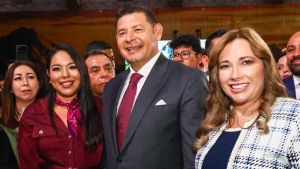 Asiste Tonantzin Fern&aacute;ndez a informe del gobernador Armenta