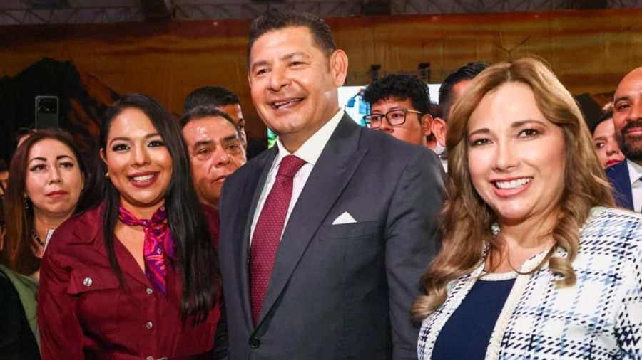 Asiste Tonantzin Fern&aacute;ndez a informe del gobernador Armenta