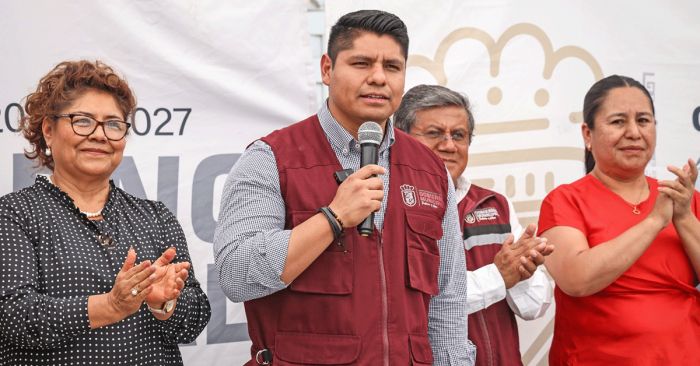 Entrega Omar Mu&ntilde;oz la pavimentaci&oacute;n en Privada Santa B&aacute;rbara