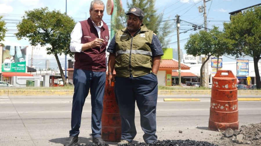Avanzan acciones de bacheo en vialidades de Los Pinos Mayorazgo
