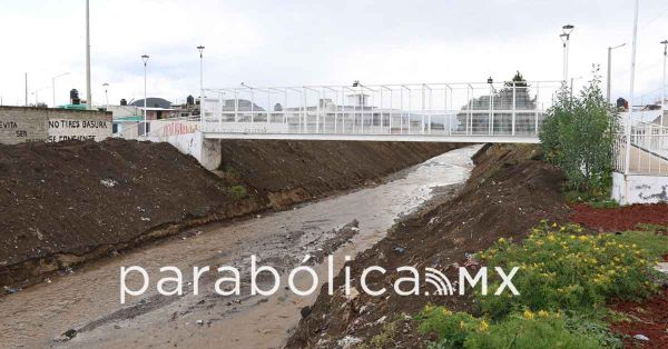 Atiende Infraestructura desbordamiento de barranca en Ciudad Serd&aacute;n