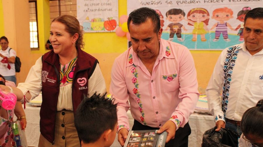 Intentan pobladores atacar con machetes a alcalde de Hueyapan
