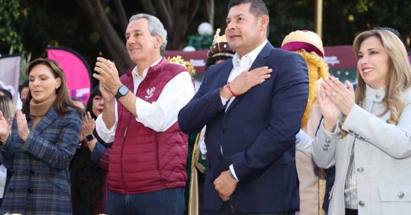 Celebran Alejandro Armenta y Ceci Arellano el r&eacute;cord Guinnes de rosca monumental