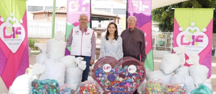 Entrega MariElise Budib dos toneladas de tapitas de pl&aacute;stico a la fundaci&oacute;n &ldquo;Una Nueva Esperanza&rdquo;