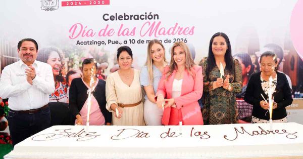 Consiente DIF estatal a las jefas de familia en Acatzingo