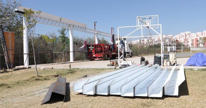Construcci&oacute;n de arco techo del Instituto de Ciencias y Humanidades casi lista: Omar Mu&ntilde;oz
