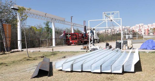 Construcci&oacute;n de arco techo del Instituto de Ciencias y Humanidades casi lista: Omar Mu&ntilde;oz