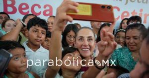 Garantiza Beca Rita Cetina &uacute;tiles y uniformes: Sheinbaum en Chiapas