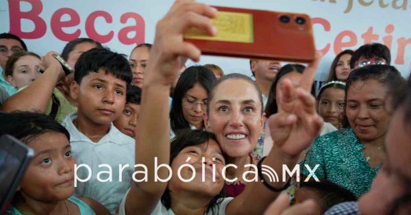 Garantiza Beca Rita Cetina &uacute;tiles y uniformes: Sheinbaum en Chiapas
