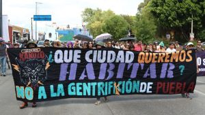 Realizan manifestaci&oacute;n para mantener abierto el Foro Karuzo