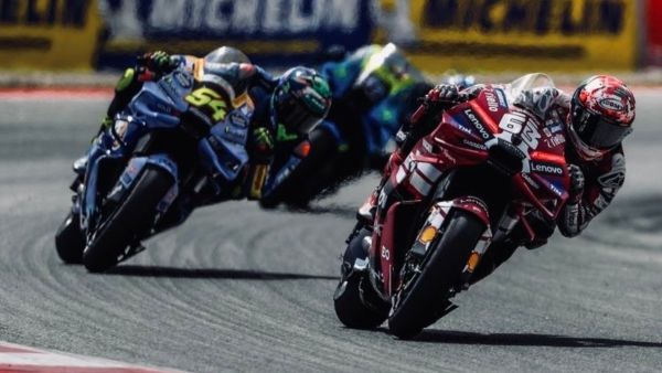 &iexcl;De terror! Dos espeluznantes accidentes protagonizaron el Moto GP en Espa&ntilde;a