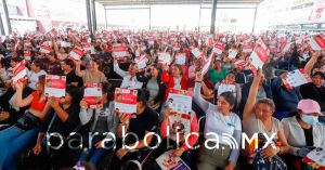 Becas apoyan la econom&iacute;a familiar en M&eacute;xico, destaca Sheinbaum