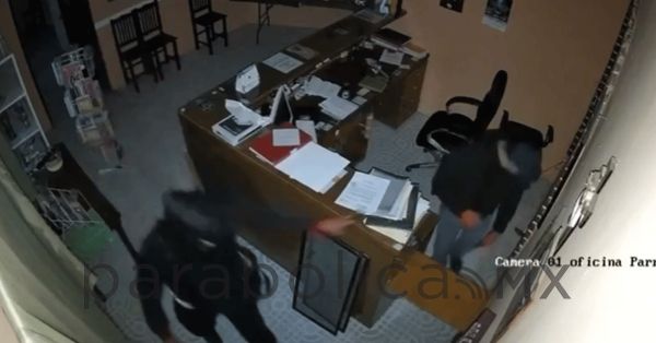 Roban oficinas de parroquia en San Juan Tuxco en Texmelucan