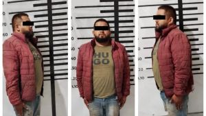 Detienen a dos sujetos tras persecuci&oacute;n y balacera; hay un civil muerto