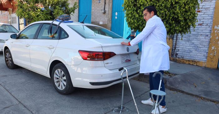 Brinda DIF Puebla capital apoyo para la movilidad de adultos mayores