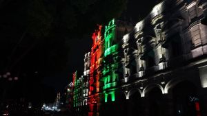 Estrena el Palacio Municipal iluminaci&oacute;n tricolor