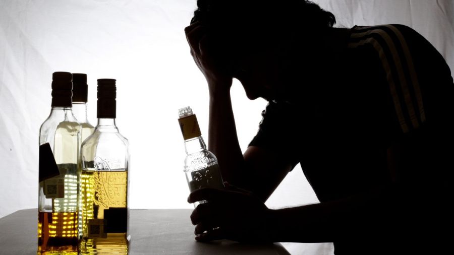 Se necesita car&aacute;cter para dejar de beber alcohol: Violeta y Roberto, de AA