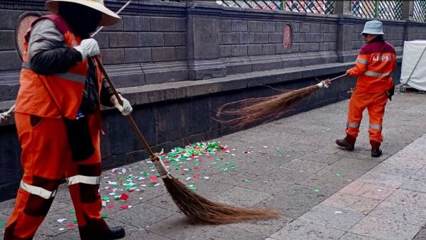 Tras el partido de M&eacute;xico, OOSL realiza labores de limpieza