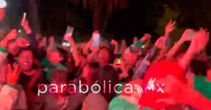 COLOR: Celebra todo M&eacute;xico el triunfo y el pase a Octavos de Final del Mundial
