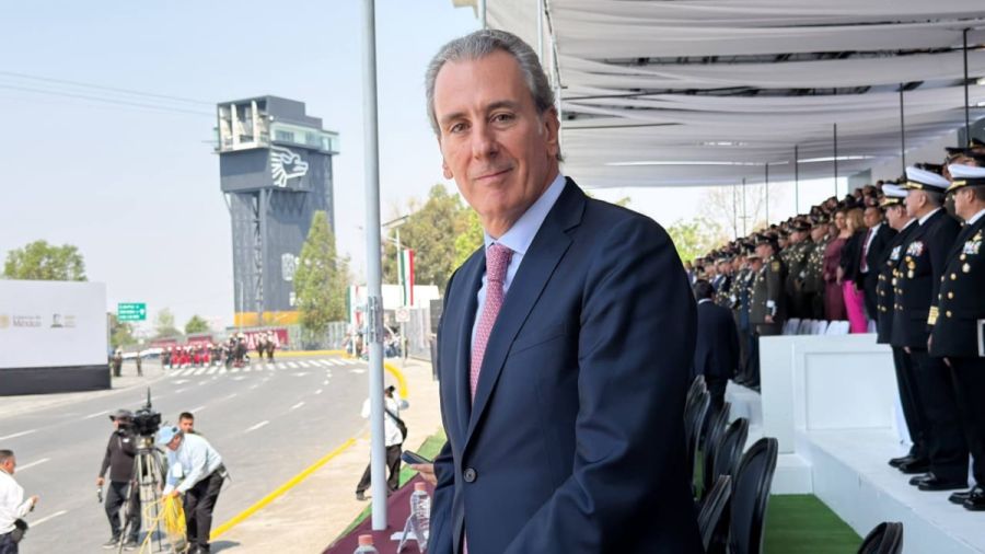 Asiste Pepe Chedraui al desfile c&iacute;vico-militar por el 164 aniversario de la Batalla de Puebla