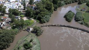 Hallan sin vida a polic&iacute;a de Ocoyucan arrastrado por el Atoyac