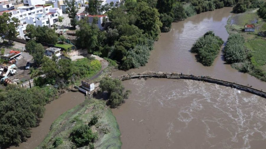Hallan sin vida a polic&iacute;a de Ocoyucan arrastrado por el Atoyac